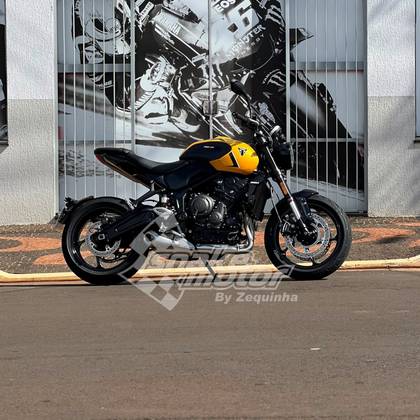TRIUMPH TRIDENT 660 TRIUMPH TRIDENT 660